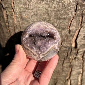 Amethyst (2) lace agate sphere | crystal